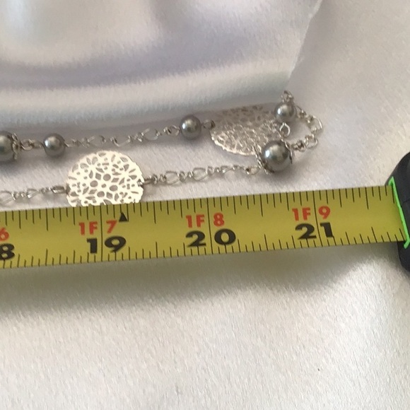 Premier Design silver chain with gray pearl accents & matching earrings - Picture 4 of 6